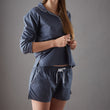 Pyjama Alva, Dunkles Graublau & Weiß, 100% Bio-Baumwolle | URBANARA Nachtwäsche