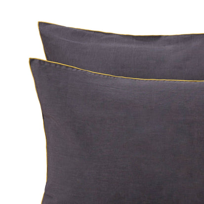 Dark grey & Bright mustard Alvalade Bettdeckenbezug | Home & Living inspiration | URBANARA