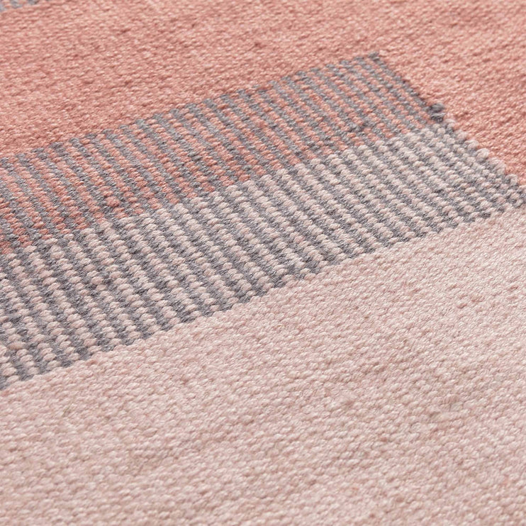Indari runner, grey & light pink & dusty pink, 100% pet | URBANARA outdoor accessories