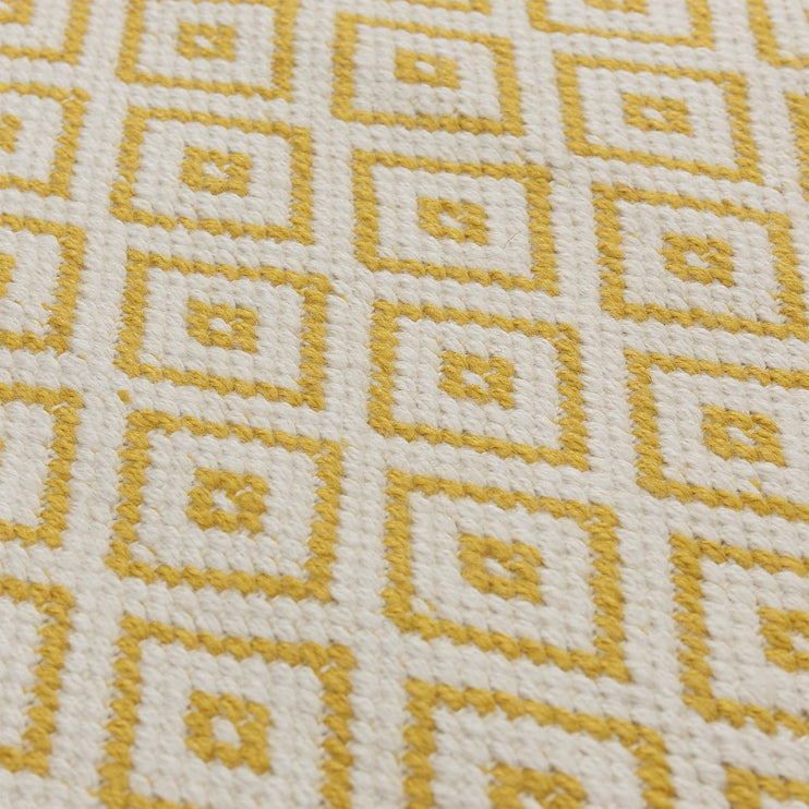 Barota runner in bright mustard & white, 100% pet |Find the perfect outdoor accessories