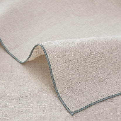 Tischdecke Alvaladein Natur & Grüngrau | Schöne Ideen für Ihr Zuhause | URBANARA