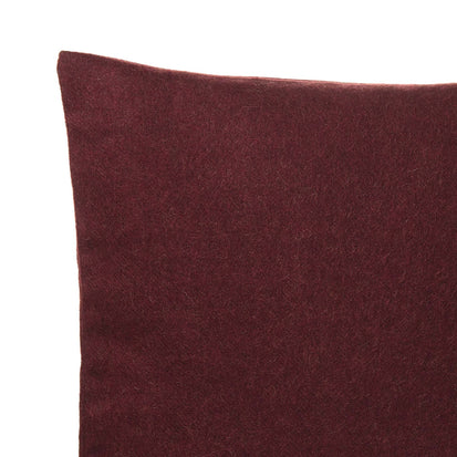 Bordeaux red Arica Kissenhülle | Home & Living inspiration | URBANARA