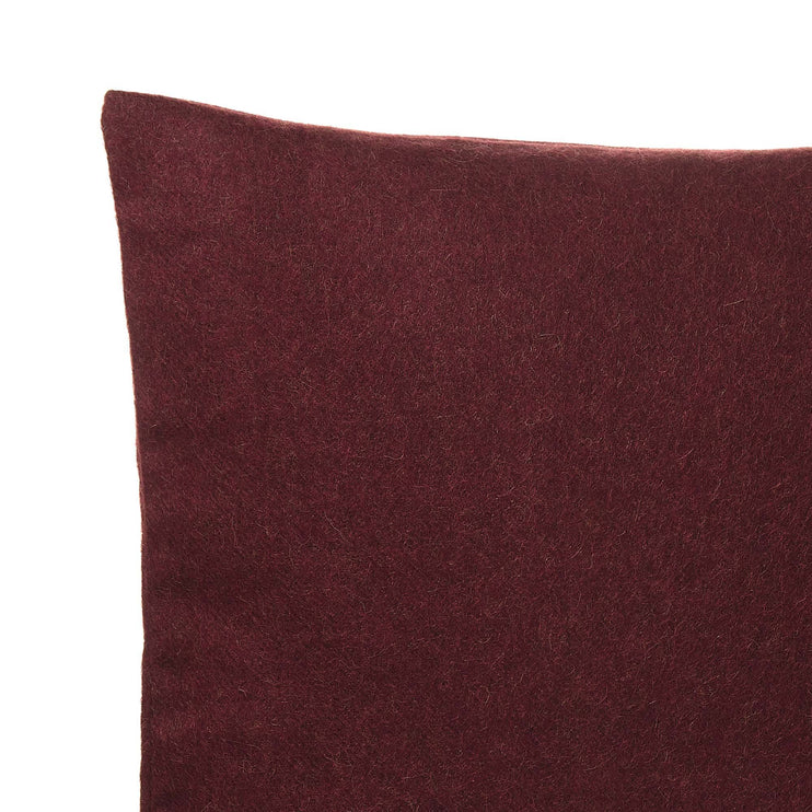 Bordeaux red Arica Kissenhülle | Home & Living inspiration | URBANARA