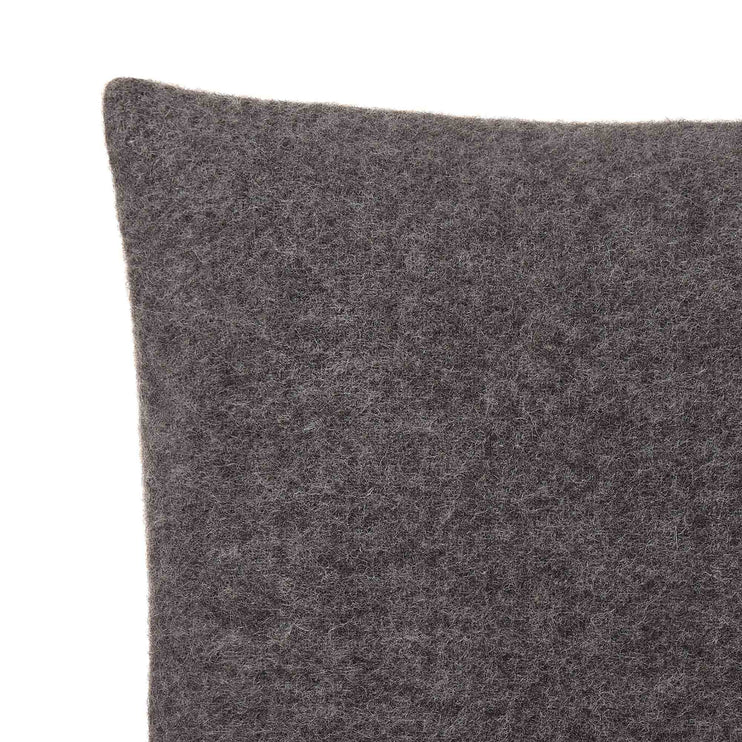 Charcoal Miramar Kissenhülle | Home & Living inspiration | URBANARA