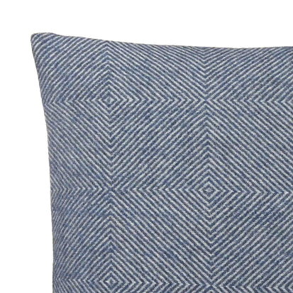 Denim blue & Off-white Alanga Kissenhülle | Home & Living inspiration | URBANARA