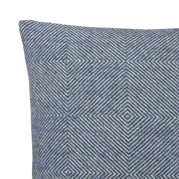 Denim blue & Off-white Alanga Kissenhülle | Home & Living inspiration | URBANARA