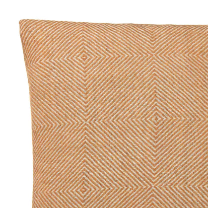 Mustard & Off-white Alanga Kissenhülle | Home & Living inspiration | URBANARA
