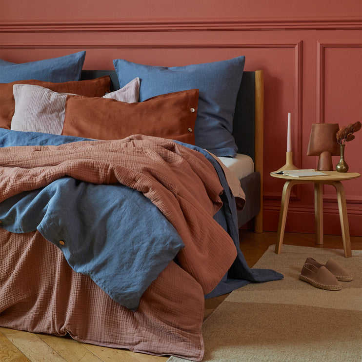 Bett Veng von Re Beds Urbanara Edition [Dunkelgrau/Geölte Eiche]
