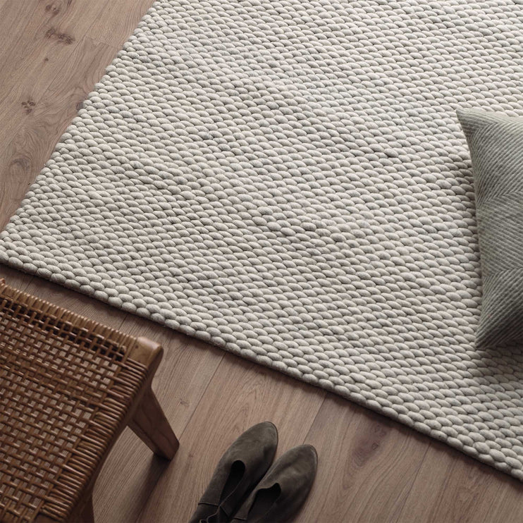 Wollteppich Kalu übergroß in Elfenbein aus 100% Wolle | Entdecken Sie unsere schönsten Wohnaccessoires