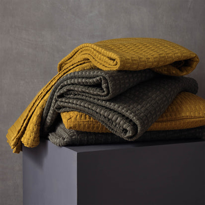 Tagesdecke Novasin Senfgelb | Schöne Ideen für Ihr Zuhause | URBANARA