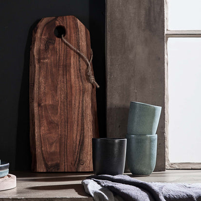 Warm brown Denai Schneidebrett | Home & Living inspiration | URBANARA