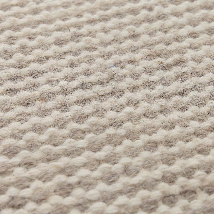 Läufer Udana, Sandstein-Melange & Naturweiß, 100% Wolle | URBANARA Läufer