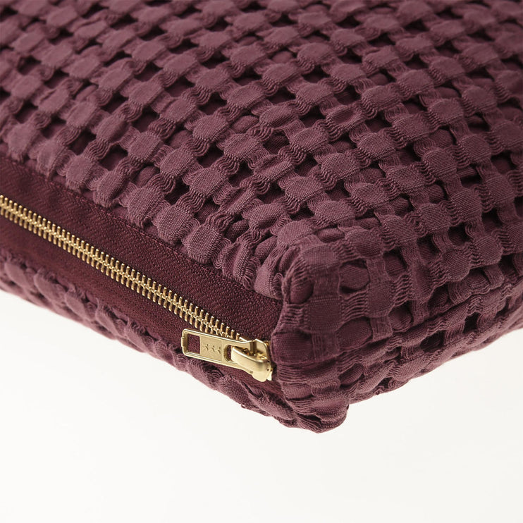 Kissen Veiros Sao in Weinrot aus 100% Baumwolle | Entdecken Sie unsere schönsten Wohnaccessoires