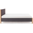 Bett Veng von Re Beds Urbanara Edition Dunkelgrau & Geölte Eiche, Eichenholz & 100% Leinen | URBANARA Kleinmöbel
