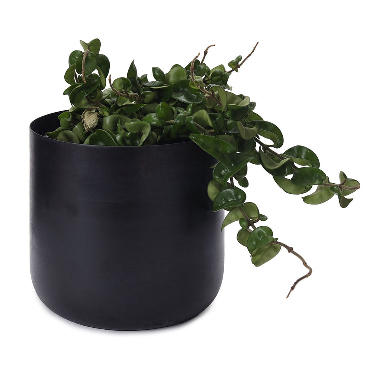 Zaroli Planter in black | Home & Living inspiration | URBANARA